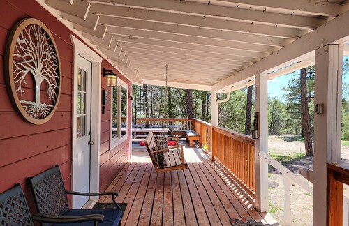 Pineview Family Getaway w/Zip Line, Game Barn, Firepit & More!!!