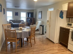 Smart TV, fireplace - Pocono Jim Thorpe home - close to everything (Jim Thorpe)