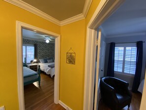 3 chambres, fer et planche à repasser, lit parapluie, Wi-Fi gratuit