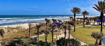 Oceanfront condo with patio, pool/pet friendly