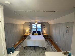 4 habitaciones, tabla de planchar con plancha y cuna de viaje