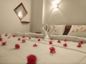 Deluxe villa, 2 slaapkamers, uitzicht op tuin | Interieur