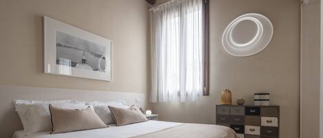 2 camere, ferro/asse da stiro, Wi-Fi gratuito, lenzuola