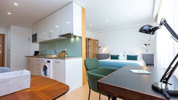 Iron/ironing board, free WiFi, bed sheets