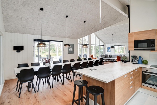 Geladeira, cooktop, lava-louças, cafeteira/chaleira