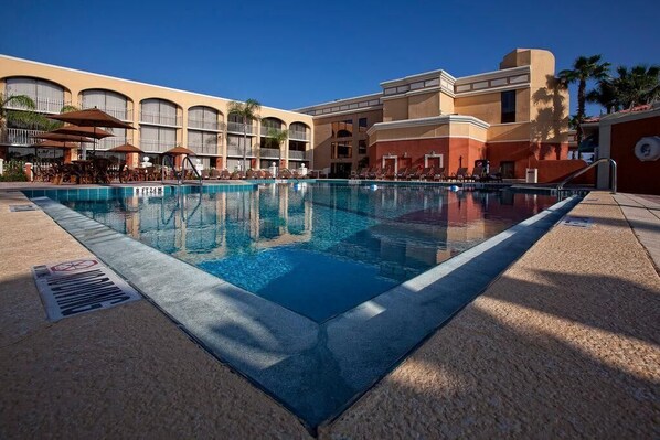 Outdoor pool, a heated pool