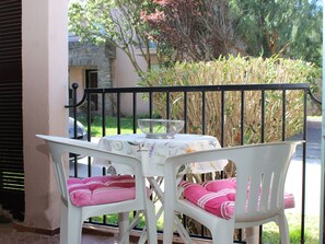 تناول الطعام بالخارج