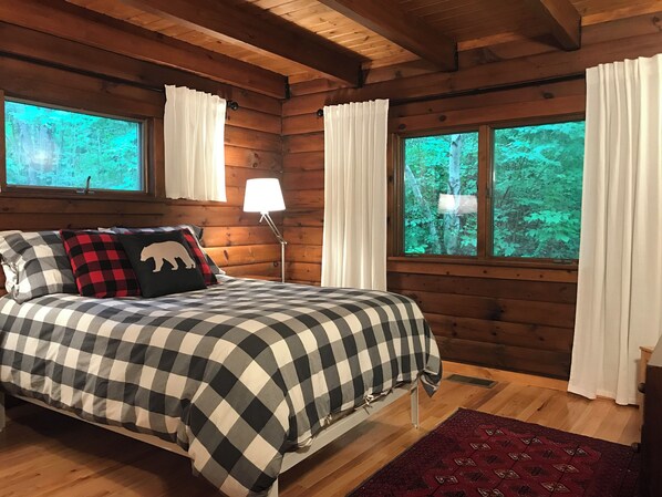 3 bedrooms, iron/ironing board, travel crib, WiFi