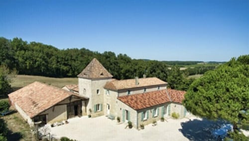 All ensuite property, secluded area with private heated pool up to 15 guests