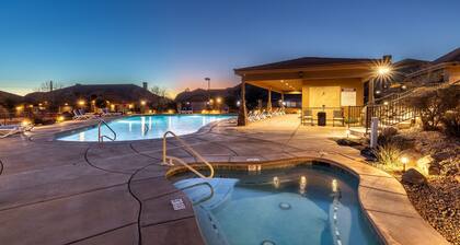 Lost Springs @ Coral Ridge Resort 3 Bedroom Townhouse by RedAwning