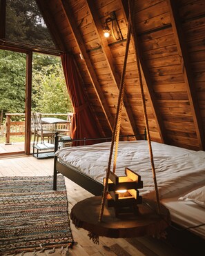 Bungalow, pemandangan danau | 1 kamar tidur, minibar, Wi-Fi gratis, dan seprai linen