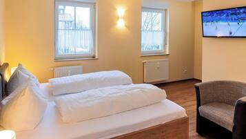 Tweepersoonskamer (incl. city tax 2 EUR) | Geluiddichte muren, gratis wifi, beddengoed