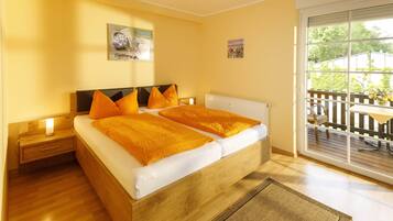 Doppelzimmer, Gartenblick (incl. city tax 2 EUR) | Schallisolierte Zimmer, kostenloses WLAN, Bettwäsche