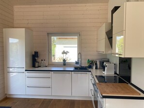 Kühlschrank, Ofen, Herdplatte, Geschirrspüler