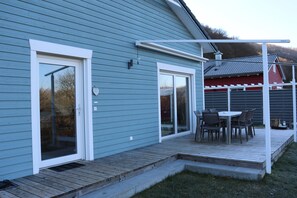 تناول الطعام بالخارج