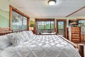 2 bedrooms, iron/ironing board, travel cot, free WiFi