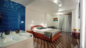 Studio, Whirlpool | Schreibtisch, Verdunkelungsvorhänge, schallisolierte Zimmer