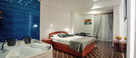 스튜디오, 온수 욕조 | 책상, 암막 커튼, 방음 설비, 무료 유아용 침대