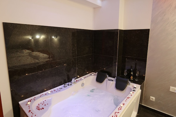Appartement Deluxe, bain Ă remous