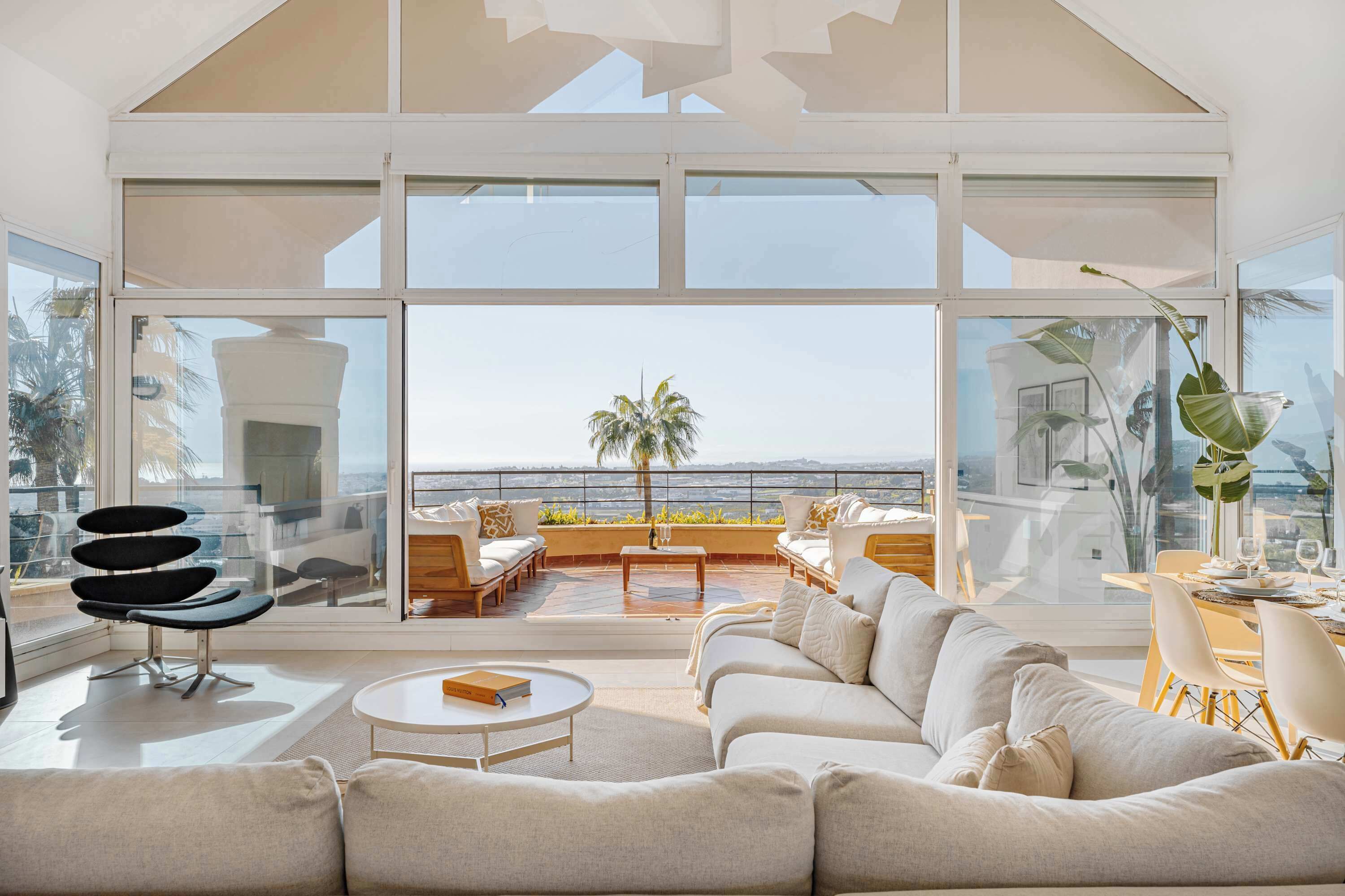 Fernseher, Stereoanlage, Arbeitsbereiche