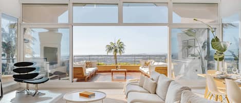 Fernseher, Stereoanlage, Arbeitsbereiche