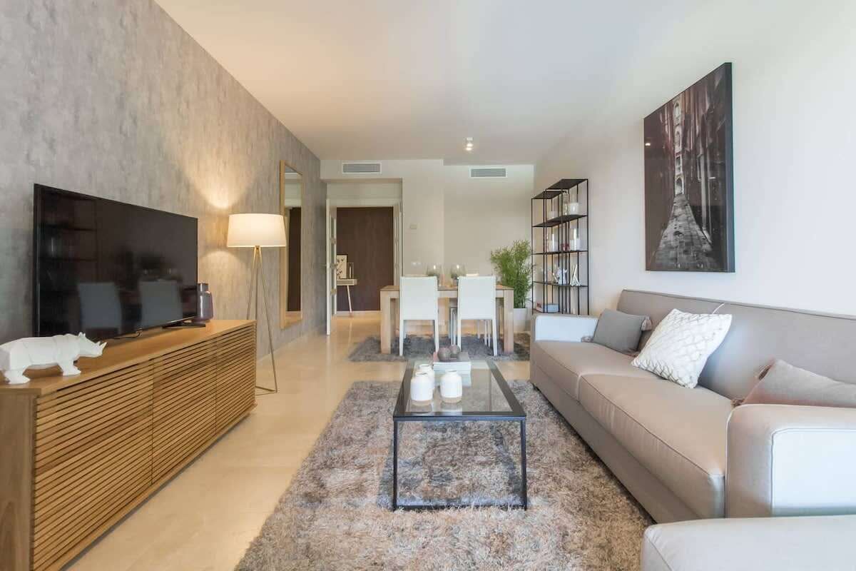 TV, video game console, Netflix, streaming services