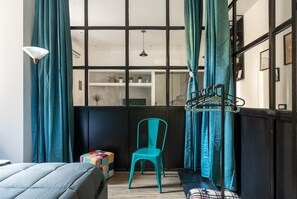 2 bedrooms, desk, iron/ironing board, WiFi