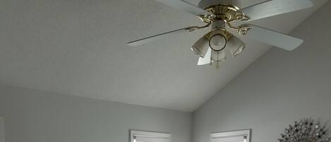 4 bedrooms, WiFi, bed sheets