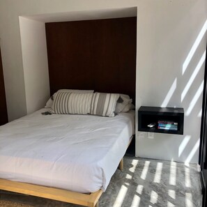 2 室のベッドルーム、WiFi (無料)、ベッドシーツ