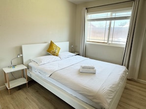 3 bedrooms, iron/ironing board, free WiFi, bed sheets - Entire Cozy Unit (3BD/1BR) N San Jose w/ free parking near San Jose Airport (San Jose)