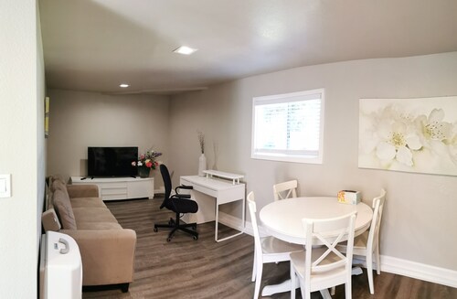 Schön, sicher, sauber, geräumig 2 bd / 1ba in N San Jose 951311