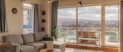 1 bedroom, premium bedding, individually decorated