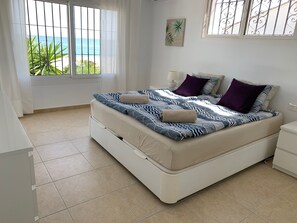 3 soverom, strykejern/-brett, wi-fi og sengetøy