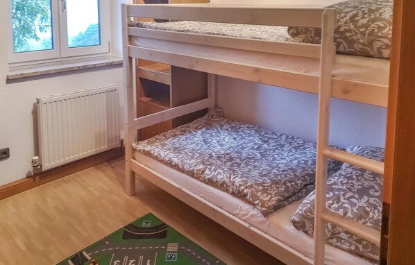 5 bedrooms, free WiFi
