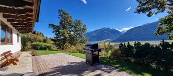 Spacious, privacy and beautiful unobstructed view of the mountains and valley