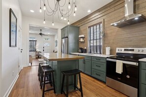 Unclassified image, 5 of 34, button