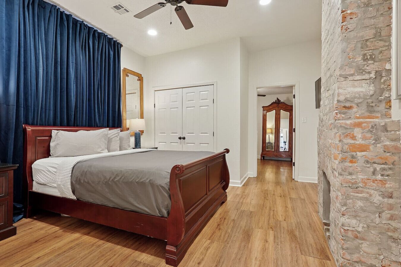 Desk, iron/ironing board, travel crib, WiFi