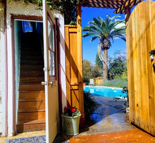 The Redlands Guesthouse: Historic District/Pool