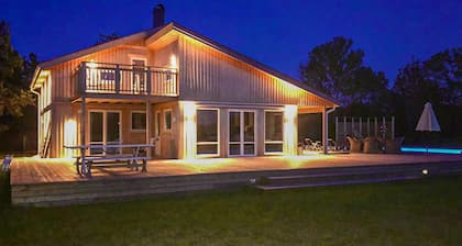 Awesome home in Löttorp with sauna