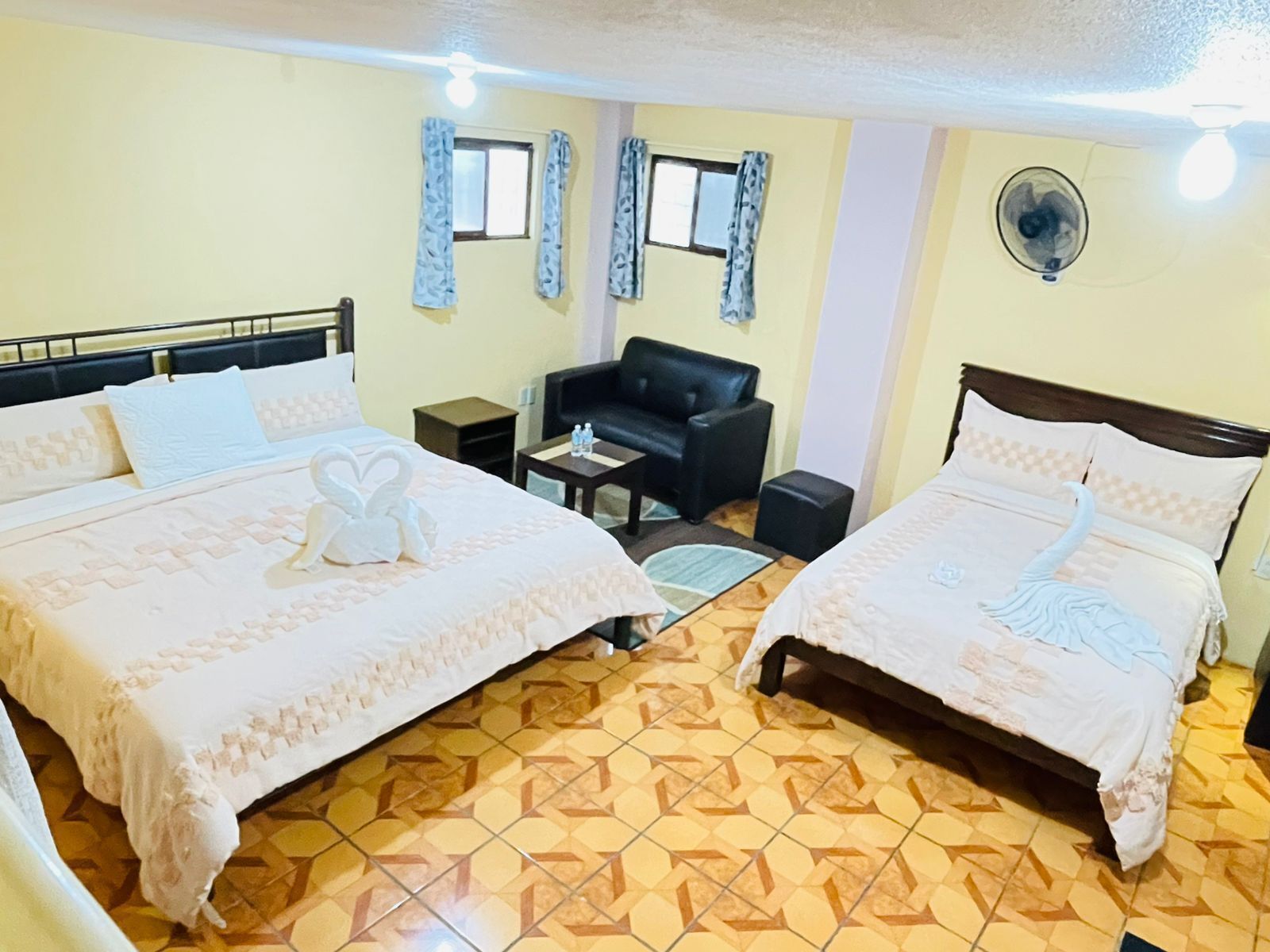 Chambre Familiale | Couette en duvet d'oie, fer et planche à repasser, Wi-Fi gratuit