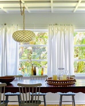 Dining - Stylish, and relaxing in a charming neighbourhood with a secluded local beach.   (Melbourne Beach)