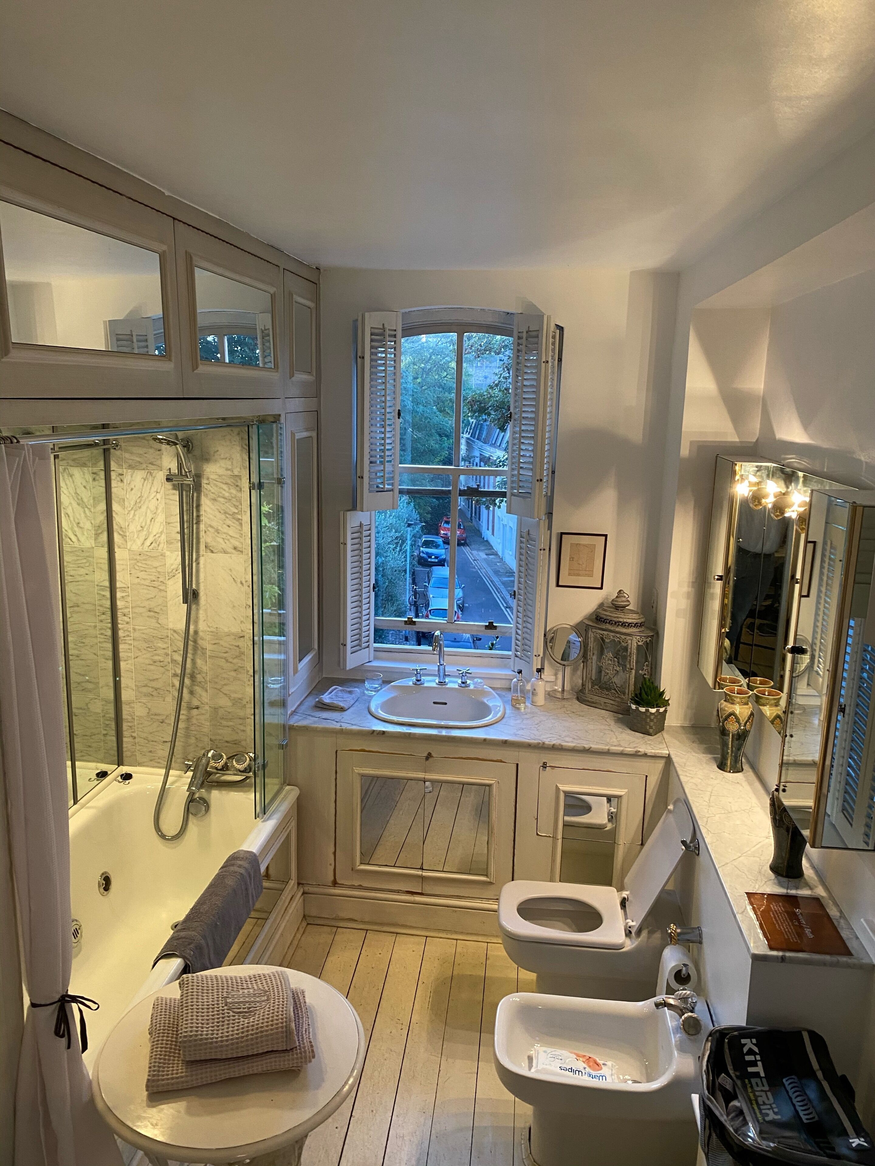 Bathtub, jetted bath, bidet, towels