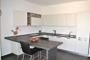 Deluxe Apartment, 2 Bedrooms | In-room dining - Casa Tud Dret - luxurious apartments (Boa Vista)