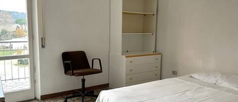 4 間睡房、床單