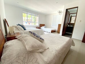 4 chambres, fer et planche à repasser, Wi-Fi gratuit, draps fournis