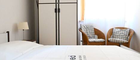 2 bedrooms, bed sheets