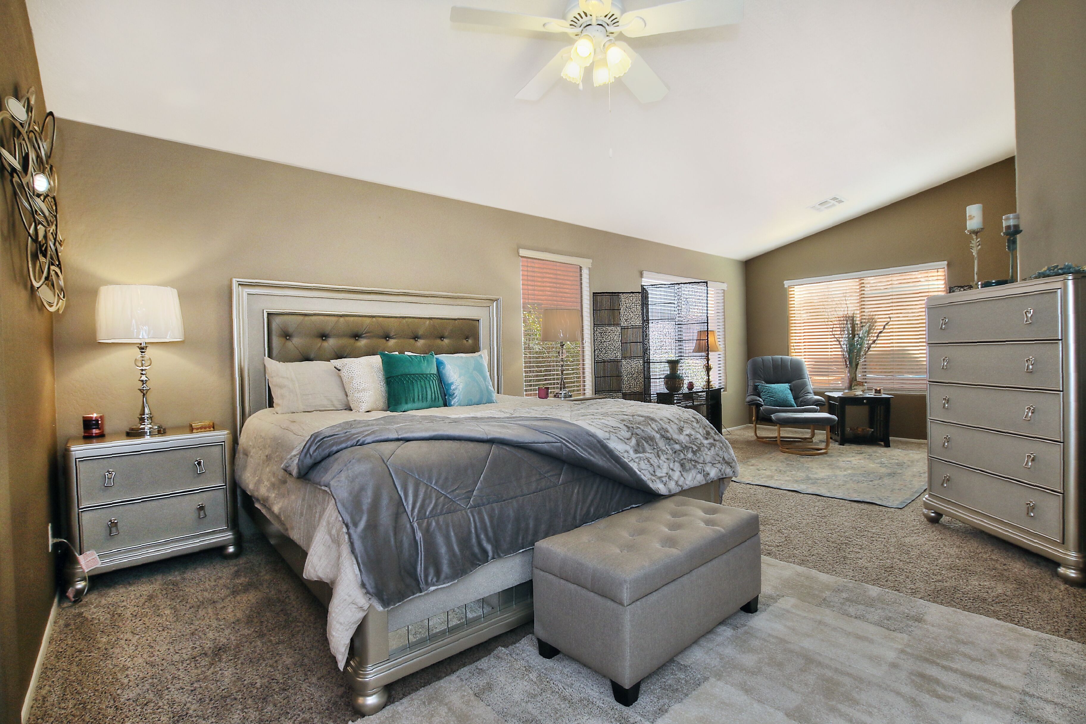 3 bedrooms, desk, iron/ironing board, travel cot