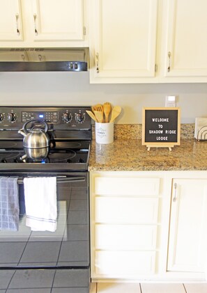 Fridge, microwave, oven, stovetop - Mountain Views & Solitude. This is Shadow Ridge. Hot Tub. (Fletcher)