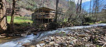 Smoky Mountain Tiny Cabin On Bold Stream With Private Hot Tub