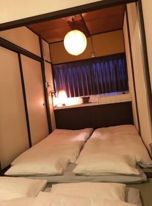 3 bedrooms, in-room safe, WiFi, bed sheets